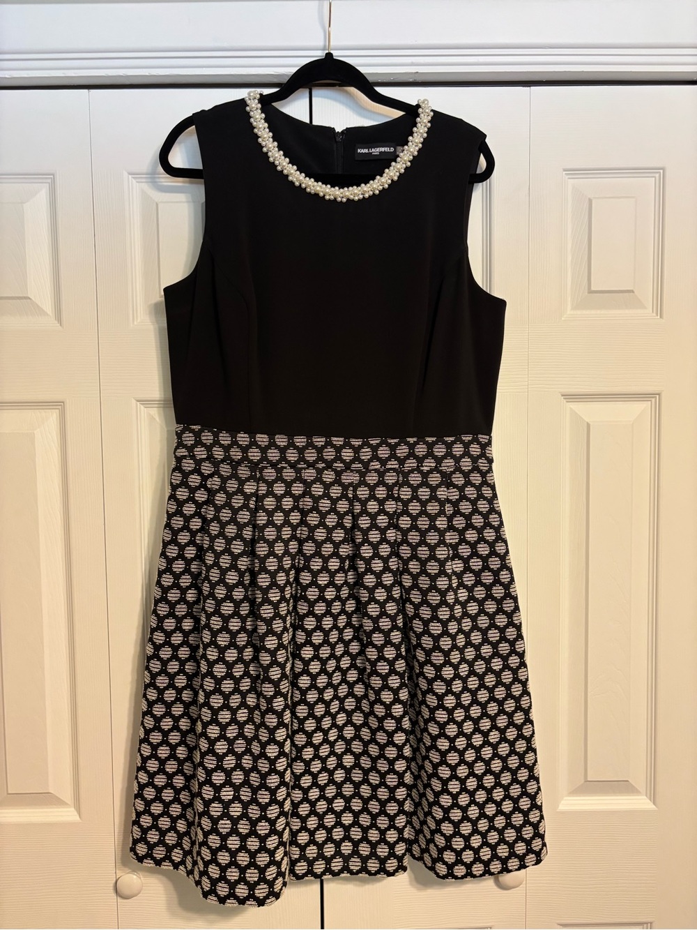 Sleeveless Black & White Pearl Collar Fit-and-Flare Dress